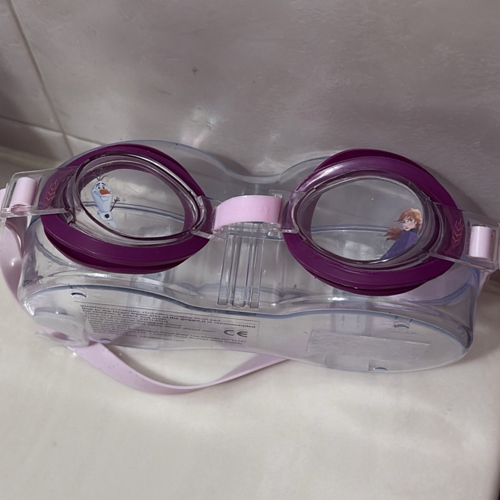 Disney Frozen Elsa and Olaf Swim Goggles 4+ ~ What Kids Want Inc